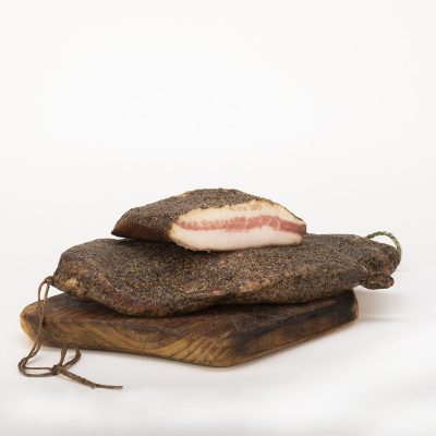guanciale-di-maiale-fresco-al-pepe